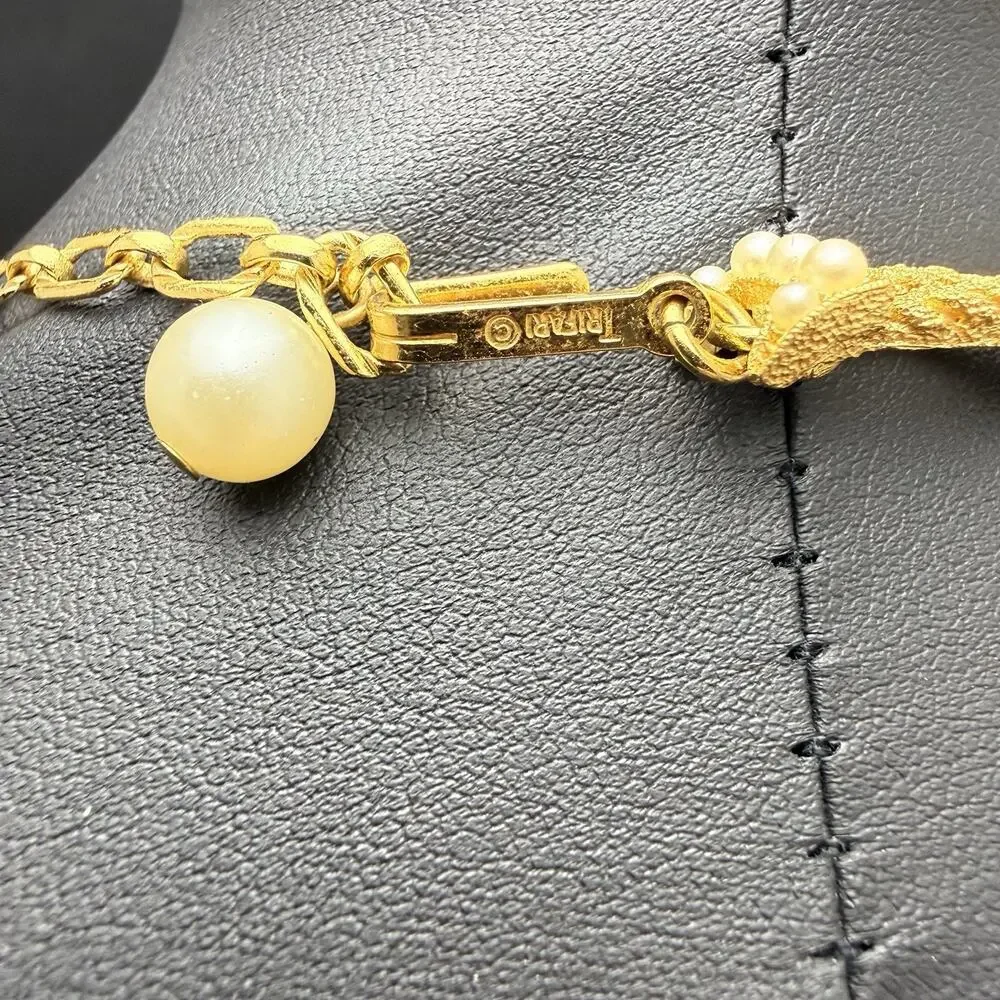 Vintage Crown Trifari Necklace Brushed Gold Rope Faux Pearls Choker 15-1/2”